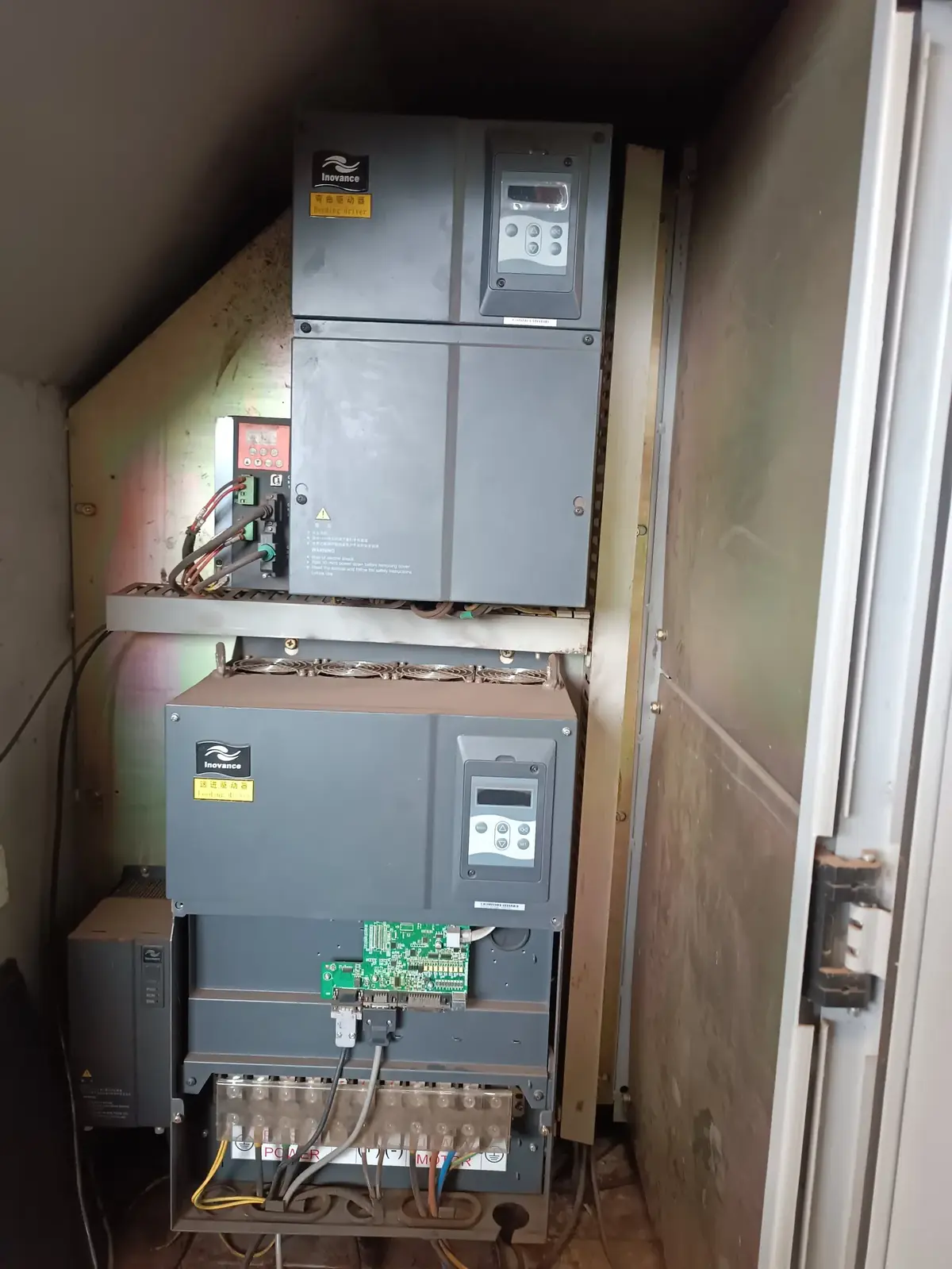 Instalación y comisionamiento de servomotor y servodrive en ROTESMA