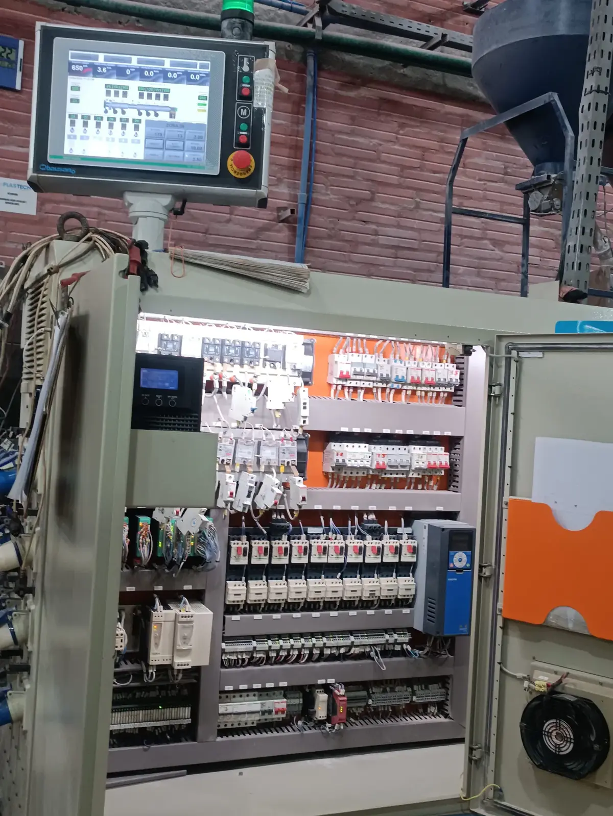Mantenimiento preventivo en extrusora de pvc en Plastech