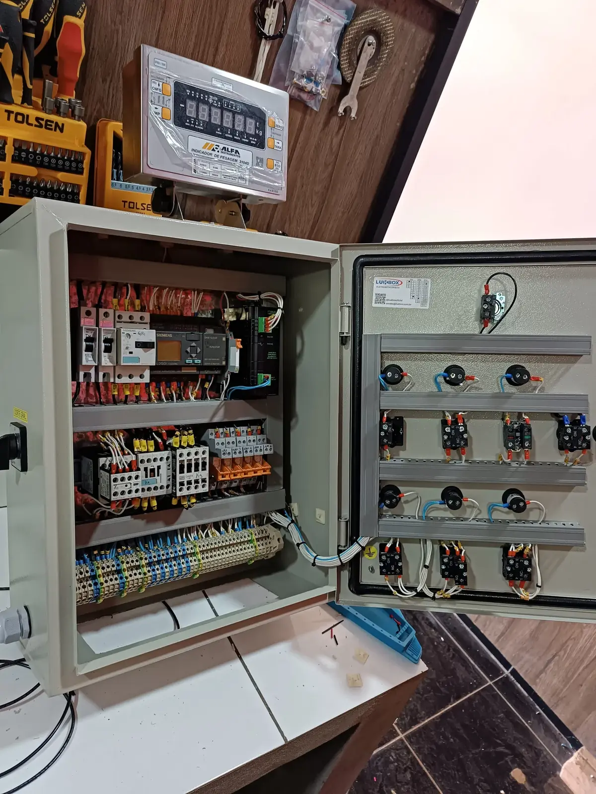 Fabricación de tablero automatizado para linea de carga de pinturas en Sol Tintas S.A