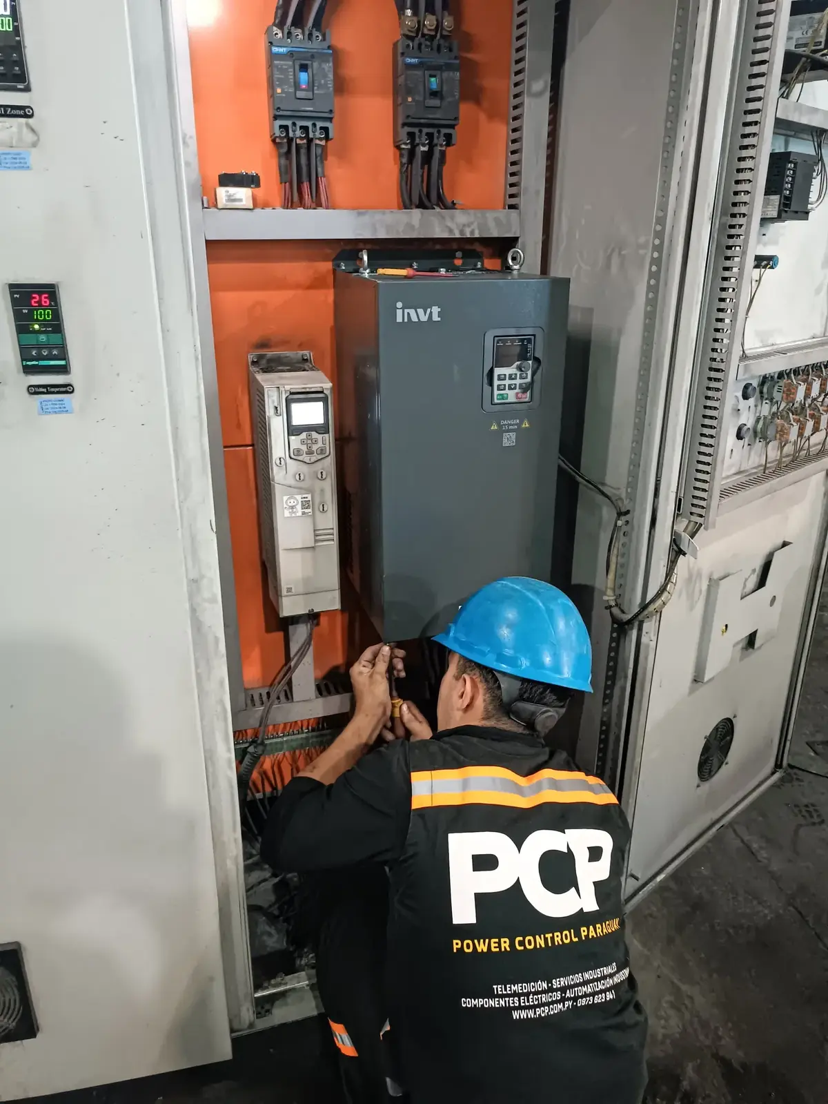 Cambio, reprogramacion y comisionamiento de variador de frecuencia de 50HP en grupo KF
