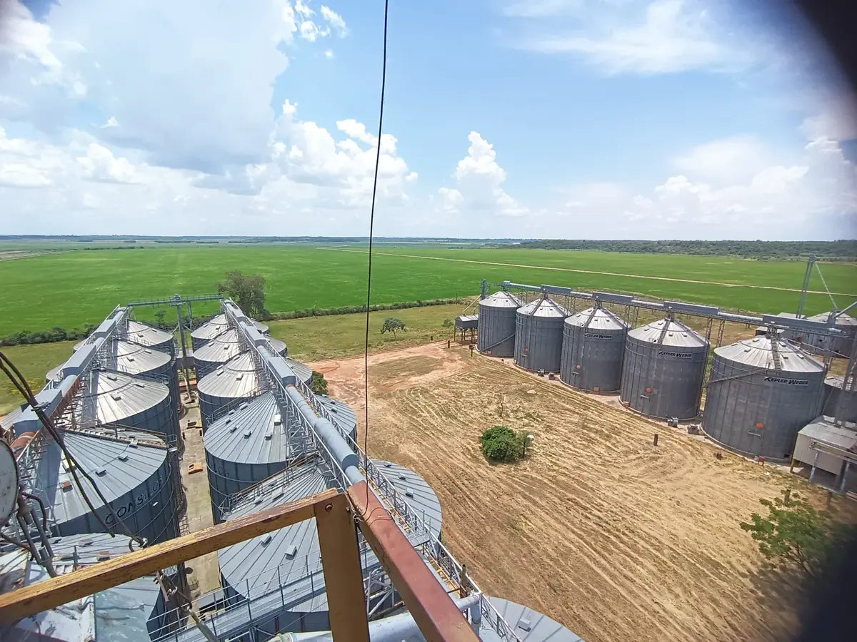 Instalación de cableado y mejoras de infraestructura para motores en silo